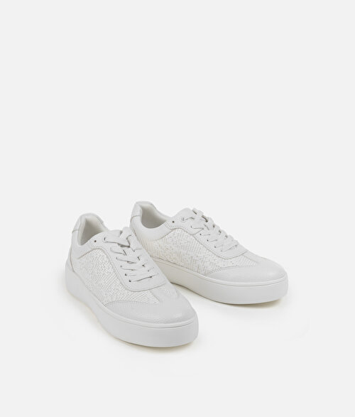 Kontrast dokulu sneaker