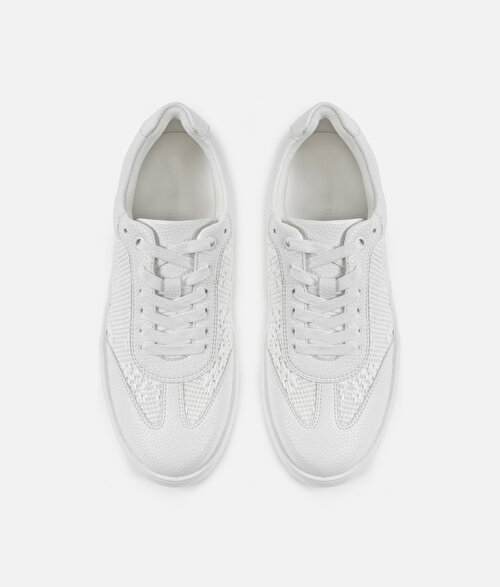 Kontrast dokulu sneaker