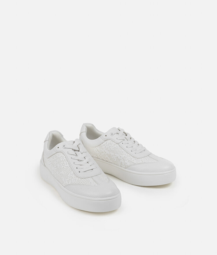 Kontrast dokulu sneaker
